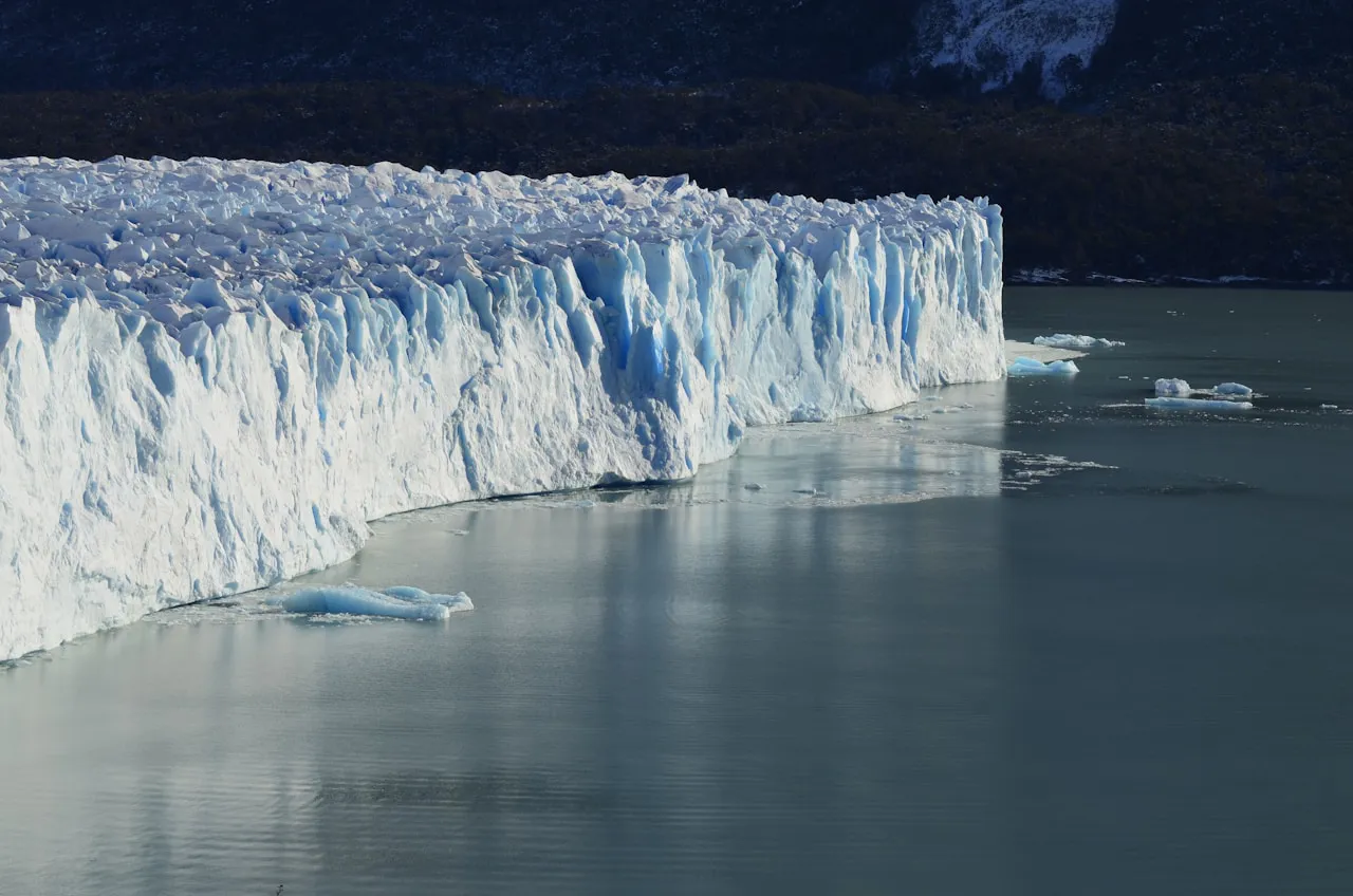 Perito Moreno buzulu — buzul cephelerinin erimesi okyanus akıntılarını etkiliyor